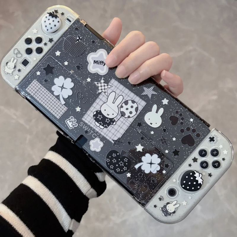 Gaming Accessories Brands - Funda Protectora Co-Branded de Miffy para